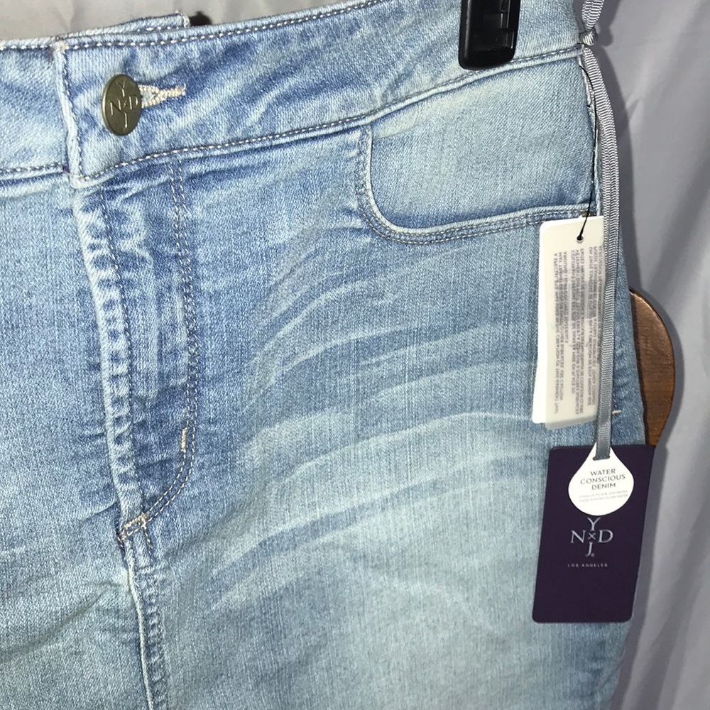 Last One! NYDJ Denim Straight Jean Skirt, Orig Slimming Fit - Picture 2 of 3